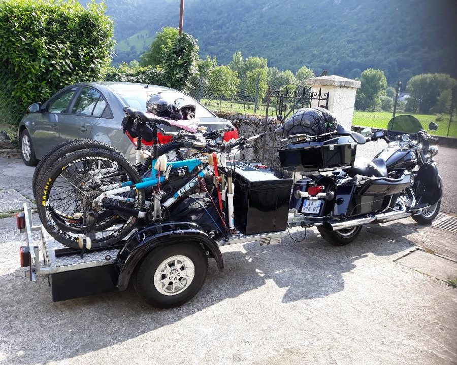 remorque porte vélos ou bagagère pour moto ou voiture
